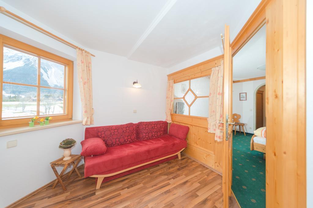 Landhaus Kirchgasser Ramsau am Dachstein Pokój zdjęcie